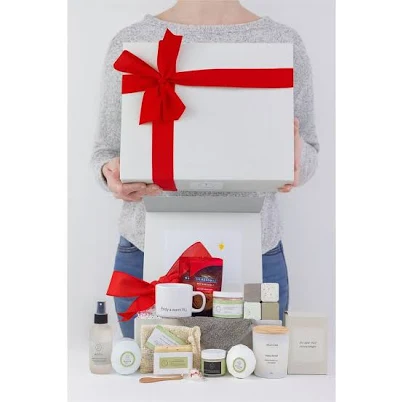 Lizush Christmas Gift Basket